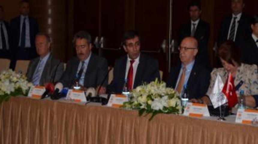 Kalkınma Bakanı Cevdet Yılmaz'ın İzmir'e S&uuml;rpriz A&ccedil;ıklaması