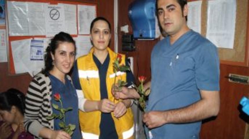 Ebeler Ve Hemşireler Haftası İle Anneler G&uuml;n&uuml;'ne Ortak Kutlama