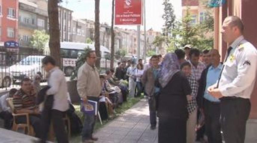 &Ouml;z&uuml;rl&uuml;lerin Memurluk Umudu Devam Ediyor