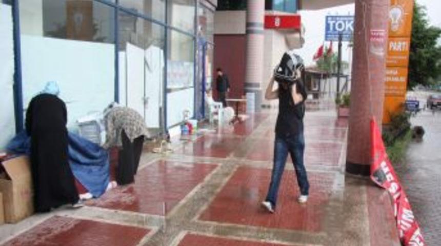 Yağmur Ve Lodos Bursalıları Hazırlıksız Yakaladı
