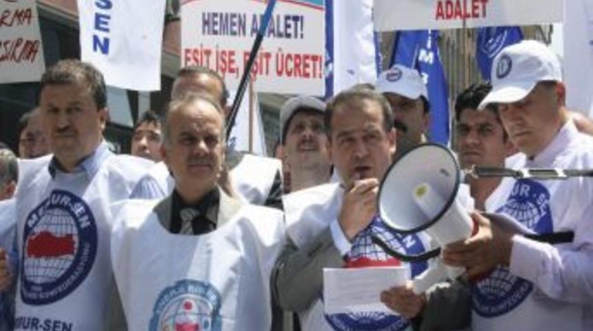 Memur-Sen'den, H&uuml;k&uuml;metin Memur Maaş Zammı Teklifine Tepki