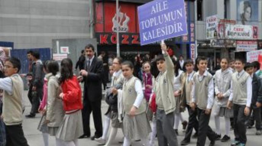 Yakutiye Kent Meydanında Engelliler Ve Aile Haftası Etkinlikleri D&uuml;zenleniyor