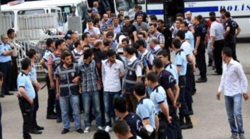 Mersin'deki Uyuşturucu Operasyonu: G&ouml;zaltına Alınan 37 Kişi Tutuklandı