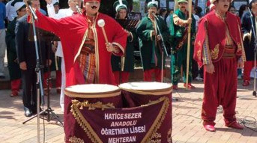 Kız-Erkekli 'Mehter Takımı'na b&uuml;y&uuml;k ilgi'