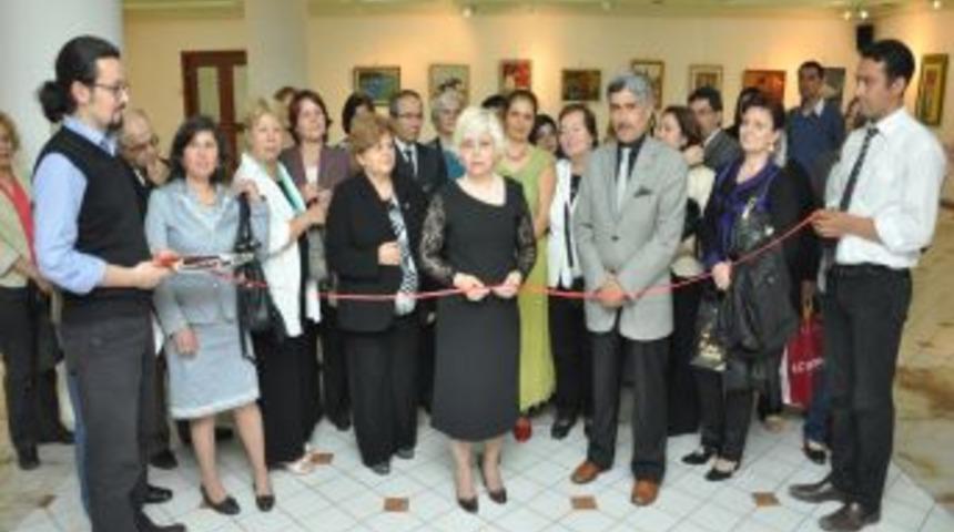 Ressamların G&uuml;ndeminde 'aile' Var