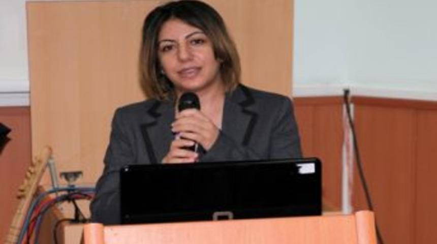 Canbolat: Hemşireliği Se&ccedil;eceklere Tek Tavsiyemiz Mesleklerini Sevmeleridir