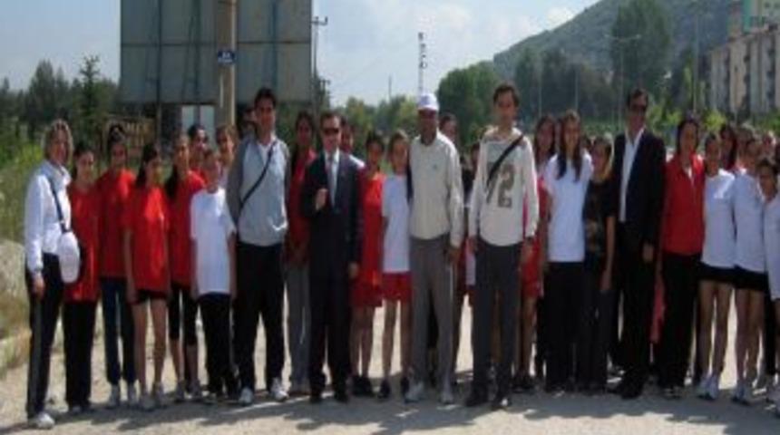 Burdur'da Gen&ccedil;lik Koşusu D&uuml;zenlendi