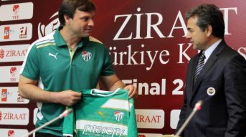 Kupa Finali Takımlarının Teknik Direkt&ouml;rlerinden Birlik Ve Barış Mesajı