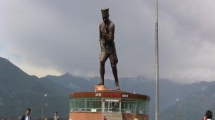 Artvin'de Heykel Tartışması