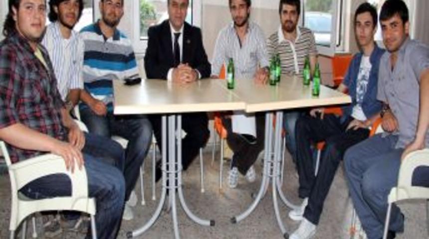 Birlik Başkanı &Uuml;niversite &Ouml;ğrencileri İle Buluştu