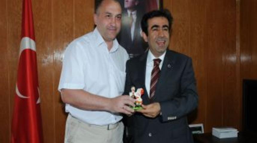 Aznakay Belediye Başkanı Vali G&uuml;zeloğlu İle G&ouml;r&uuml;şt&uuml;