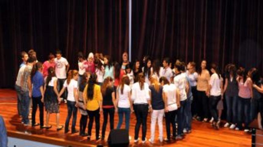 Hemşire Ve Ebeler Stres Attılar