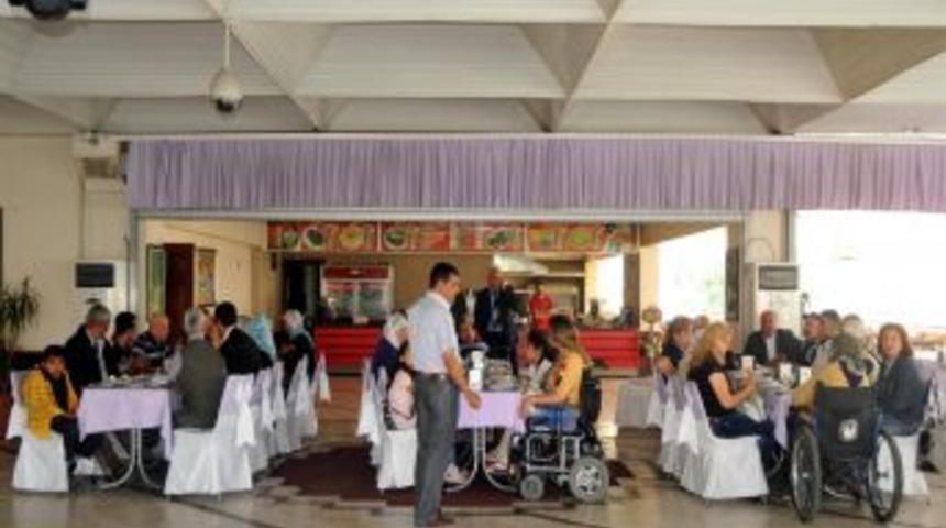 Akdeniz Belediyesi Ve Kent Konseyi Engellileri Buluşturdu