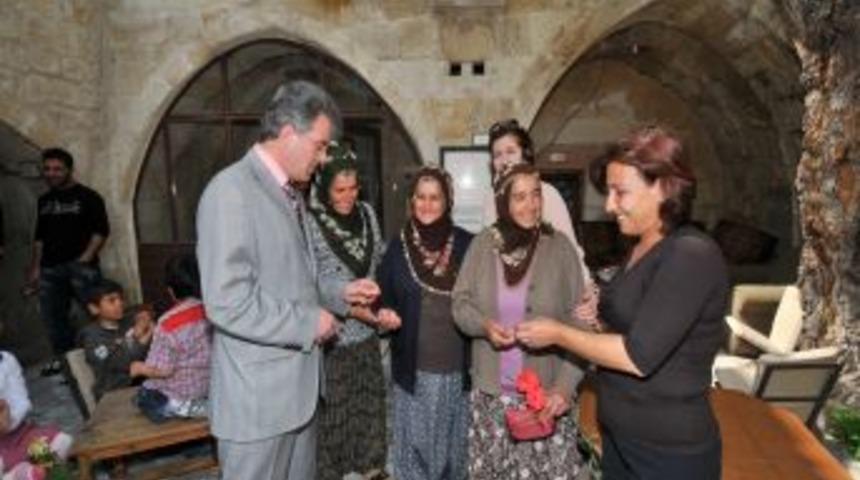 &Uuml;rg&uuml;p'te Yılın Anneleri Altın İle &Ouml;d&uuml;llendirildi