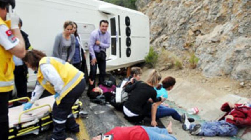 Antalya'da kaza: 16 yaralı