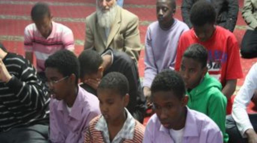 Afrikalı &Ouml;ğrenciler, Harakani K&uuml;lliyesi'ni Ziyaret Etti