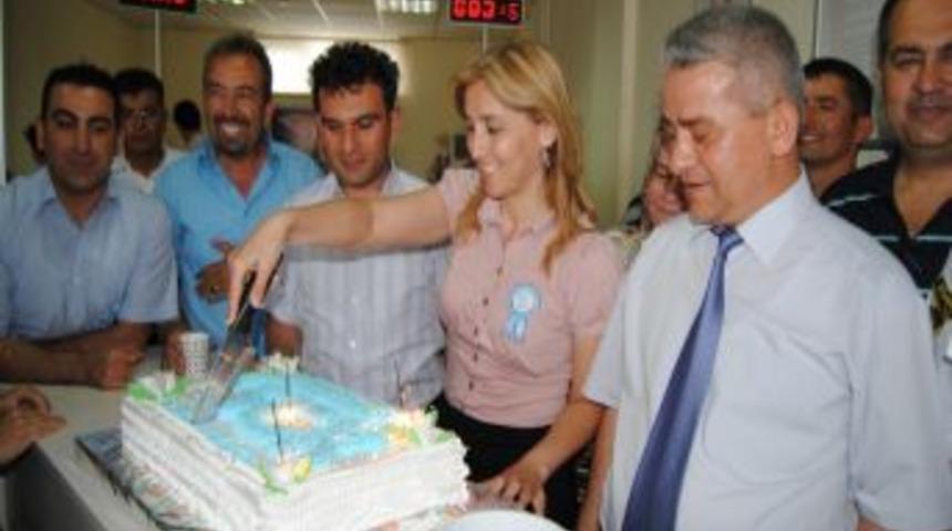 Fethiye Sgk'dan Vatandaşa Pasta İkramı