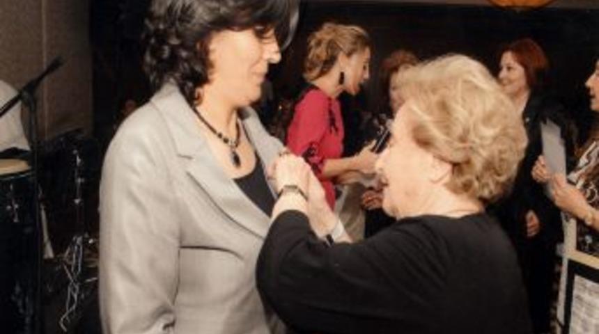 Ardahan Yardım Sevenler Derneği Y&ouml;neticileri &Ouml;d&uuml;llendirildi