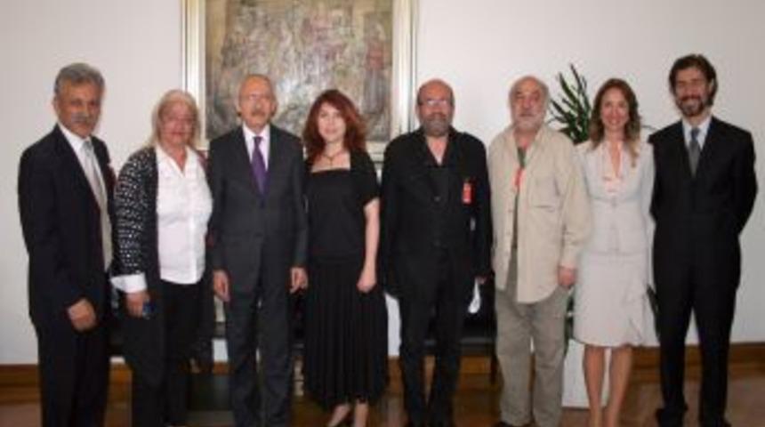 Kılı&ccedil;daroğlu: Sanat Ve Sanat&ccedil;ıyla Uğraşan Siyaset&ccedil;i Iflah Olmaz