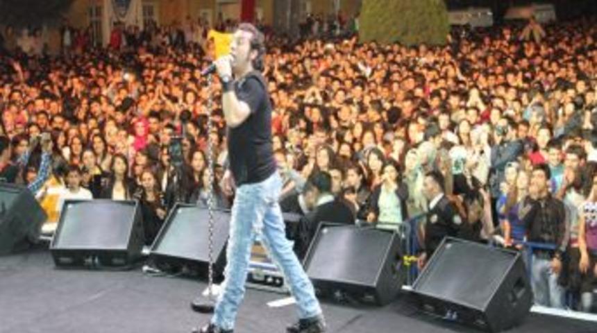 E.&uuml;'de Bahar Şenlikleri Başladı