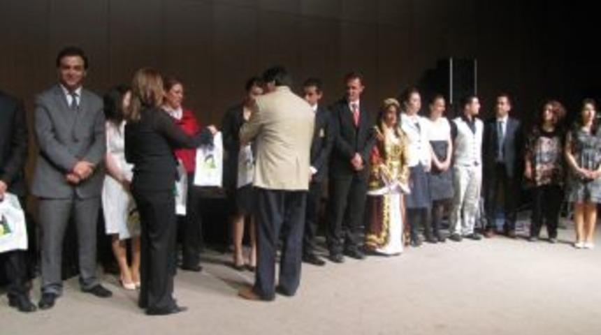 'Sevdamız T&uuml;rk&ccedil;emiz'de Birinciler Bilgisayarla &Ouml;d&uuml;llendirildi