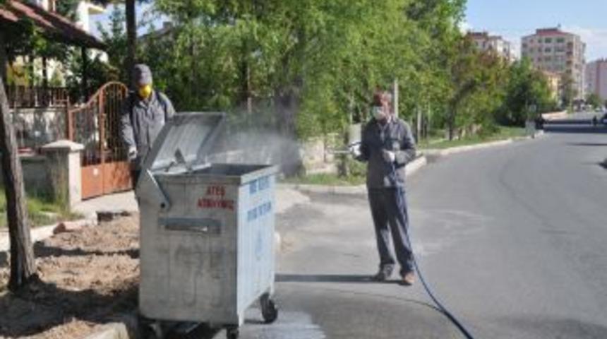 Niğde Belediyesi Sinekle M&uuml;cadeleye Devam Ediyor