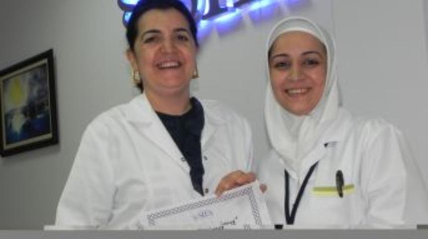 &Ouml;zel Şifa Hastanesi 'Yılın Hemşiresi'ni Se&ccedil;ti