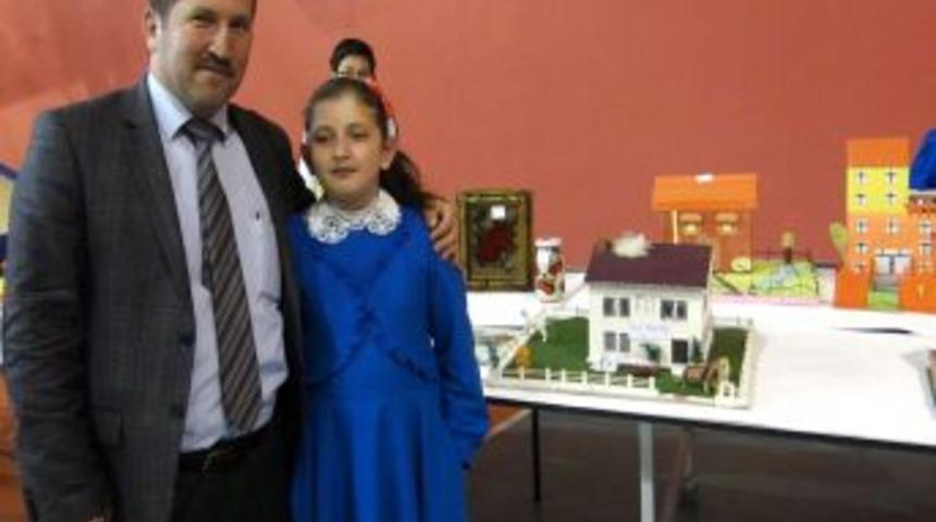 İlk&ouml;ğretim &Ouml;ğrencilerinin Yılsonu Sergisi