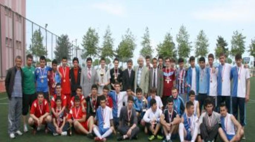 Trabzon&rsquo;da Liseler Arası D&uuml;zenlenen Penaltı Turnuvası Sona Erdi