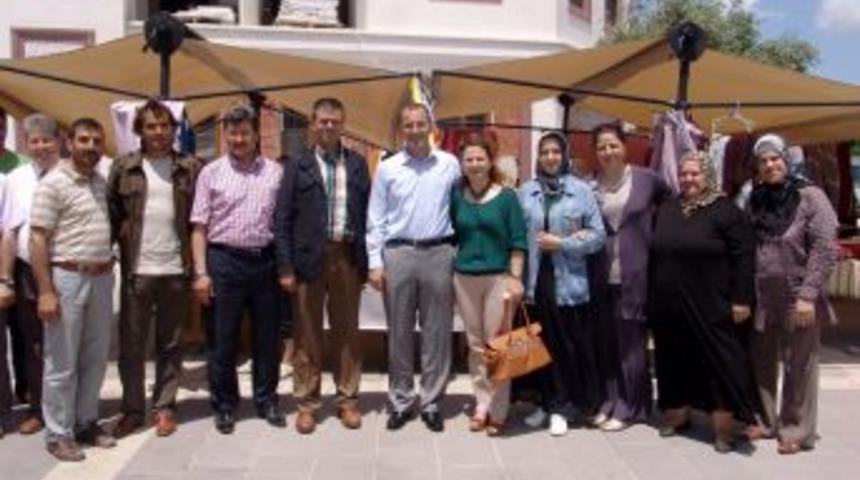 Mozaik Eğitim G&ouml;n&uuml;lleri Derneği &Ouml;ğrenciler Yararına Kermes D&uuml;zenledi