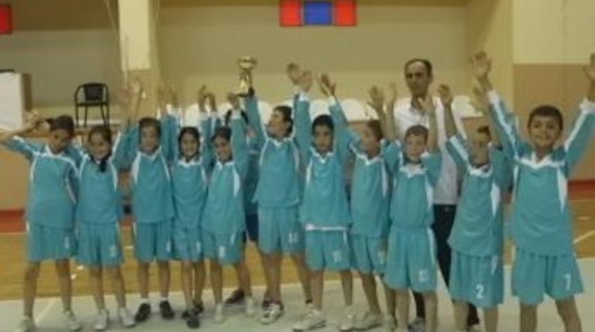 M&uuml;sabakaların Şampiyonu Poyrazdamları &Ouml;ğrencileri Oldu