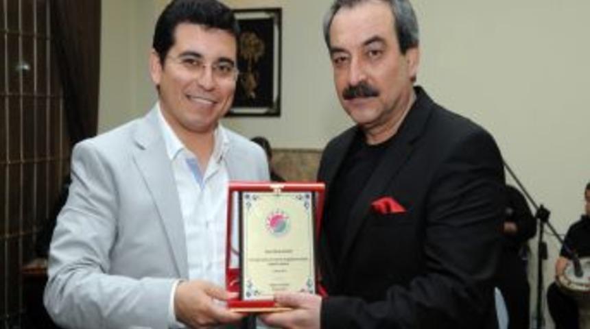 T&uuml;t&uuml;nc&uuml;'den Necip Nugay'a 35. Yıl Jesti