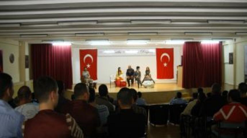 Mamak Belediyesi Kent Tiyatrosu Mahkumlar İ&ccedil;in Sahnede