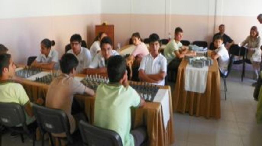 Didim'de Gen&ccedil; Beyinler Satran&ccedil; Turnuvası