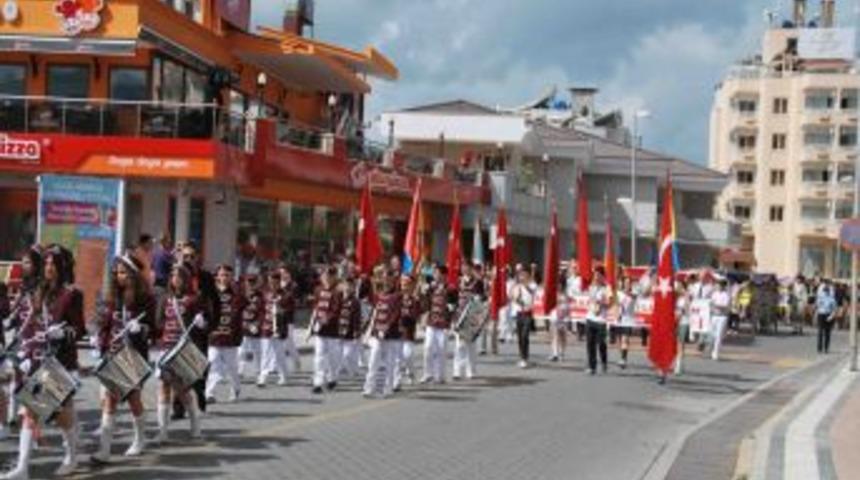 Marmaris'te Gen&ccedil;lik Haftası Kutlamaları Başladı