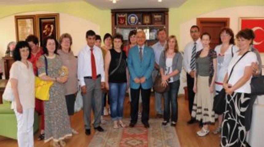 Yabancı &Ouml;ğretmenlerden Başkan Kocamaz'a Ziyaret