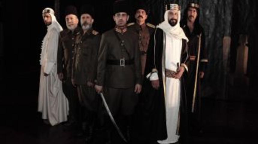 Sahnede &Ccedil;&ouml;l Kaplanı