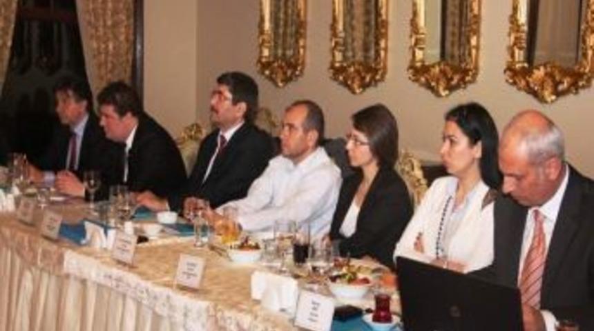 Atık Firmaları İzaydaş &Ouml;nc&uuml;l&uuml;ğ&uuml;nde Dernekleşiyor