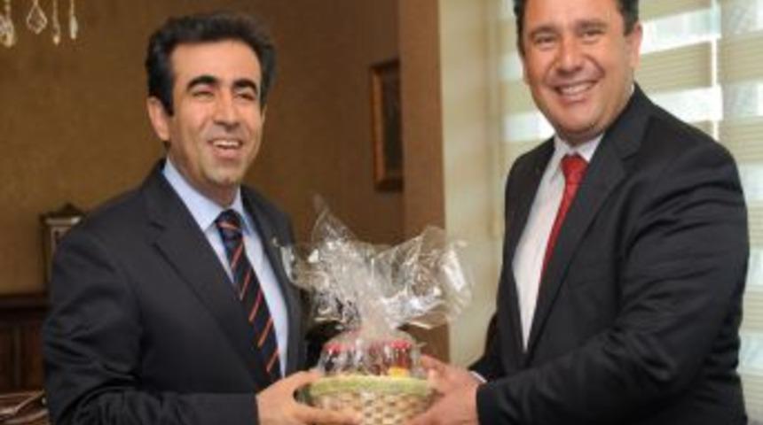 KKTC Bakanı Saner: Mersin Yavru Vatanın D&uuml;nyaya A&ccedil;ılan Kapısı