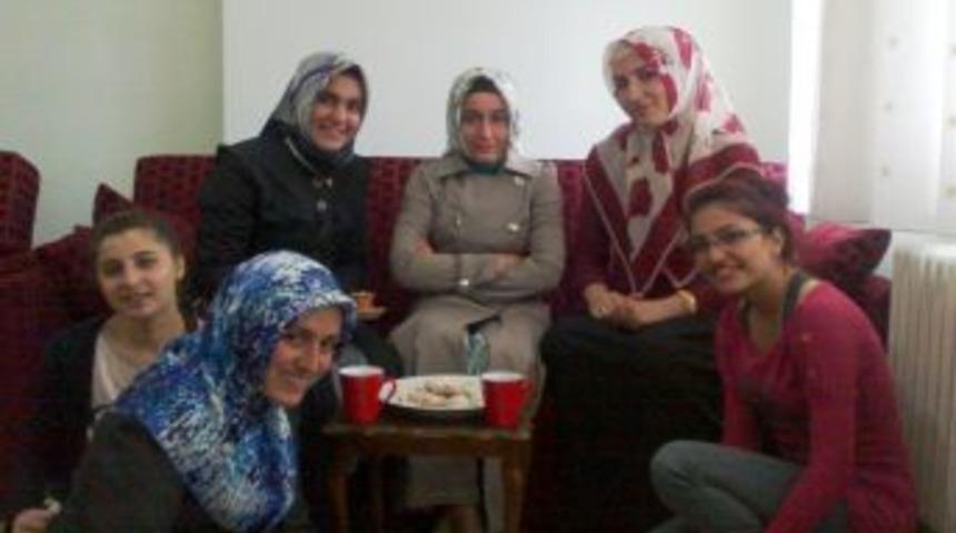 'Komşu Olmak Istiyoruz Ama Ilk Adımı Atamıyoruz'