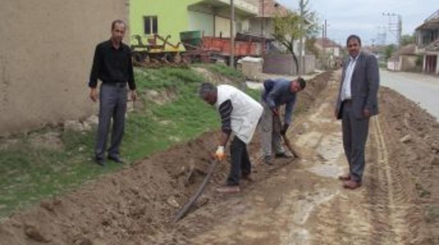 &Ccedil;alapverdi Belediyesi  Yol Ve Kaldırım &Ccedil;alışmalarına Başladı