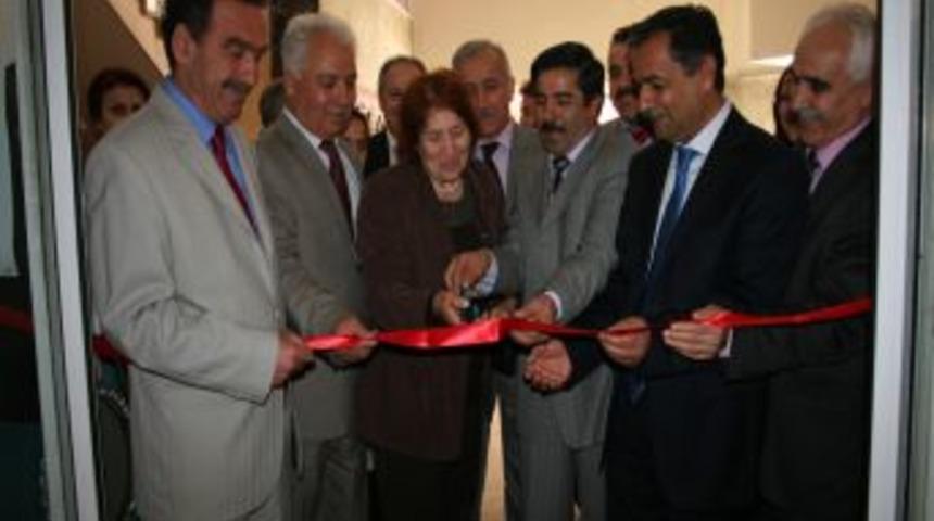 Gen&ccedil;lik Haftası Etkinlikleri Kapsamında Resim Sergisi A&ccedil;ıldı