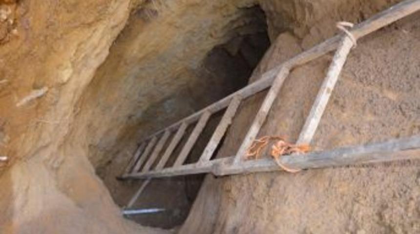 Define Avcılarına Su&ccedil;&uuml;st&uuml;