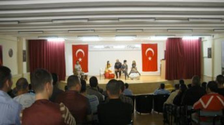 Mamak Kent Tiyatrosu Mahkumlar I&ccedil;in Sahneye &Ccedil;ıktı