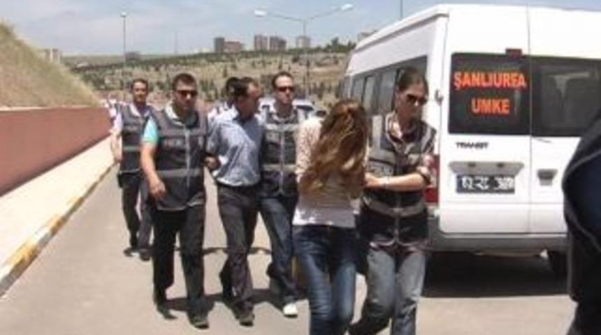 Sahte Polislere Ger&ccedil;ek Baskın