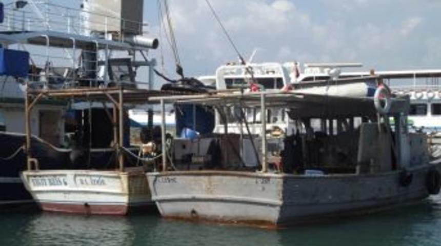 Ayvalık'ta Kaçak Trol Avcılığı İddiası