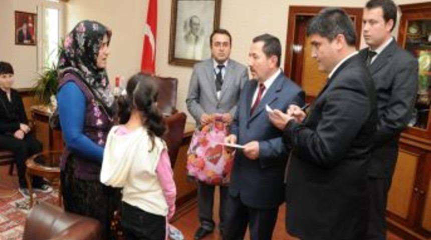 Engeli Vatandaşlara Yardım &Ccedil;eki