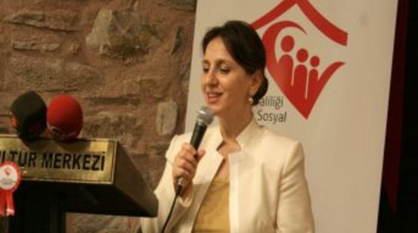 Mehmet Emin Ay: Ailede Sevginin Yanında Saygının Da Olması Gerekir