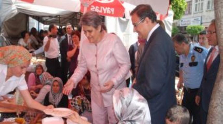 Polis Eşlerinden Şehit Ve Gazi Aileleri Yararına Kermes