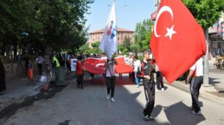 Siirt'te Halk Y&uuml;r&uuml;y&uuml;ş&uuml;